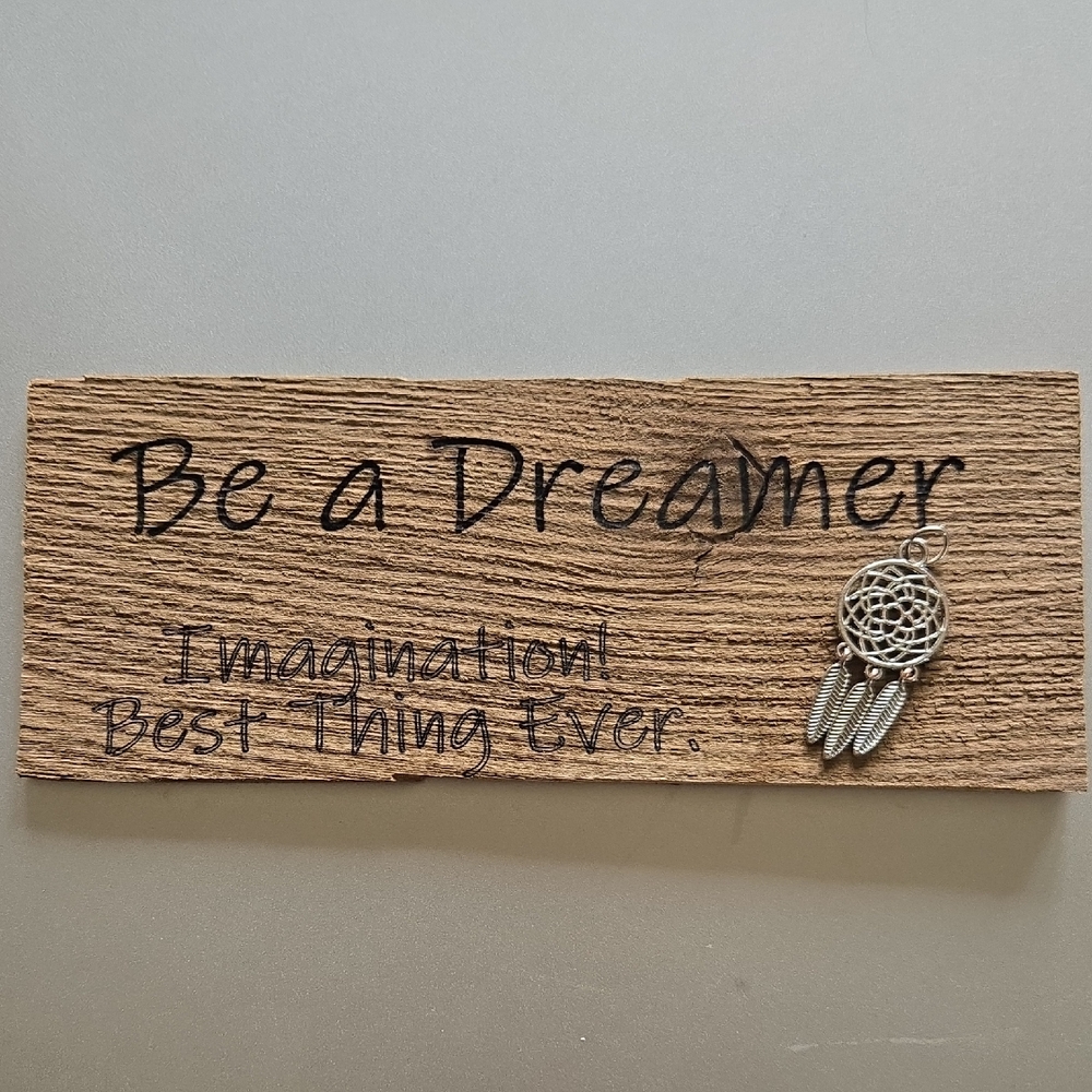 Wooden Dreamer Sign with Dreamcatcher